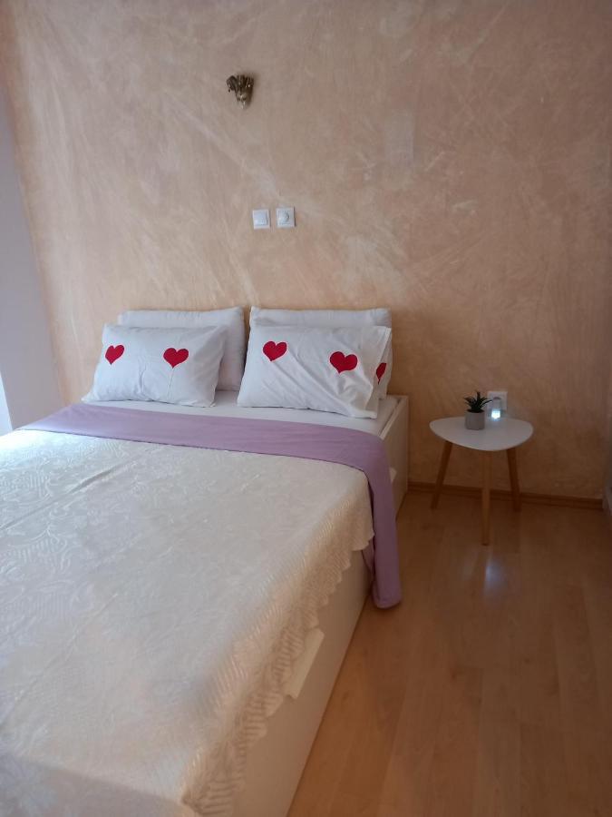 Tiny Treasure Apartment Atene Esterno foto