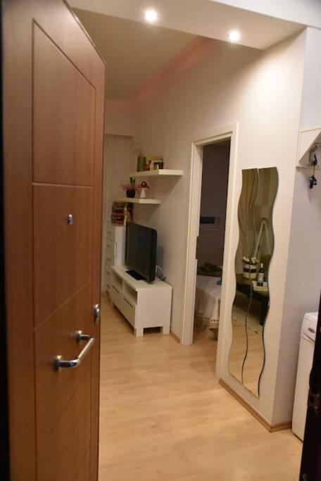 Tiny Treasure Apartment Atene Esterno foto